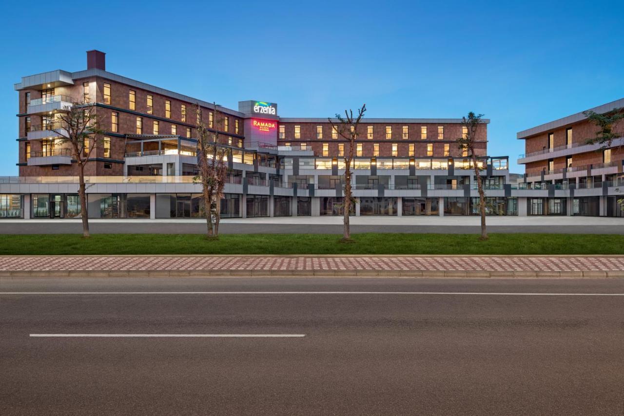 Hotel Ramada Plaza By Wyndham Batman Extérieur photo