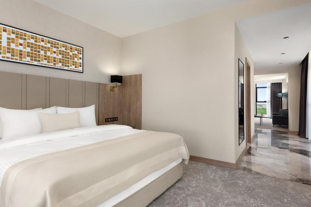 Hotel Ramada Plaza By Wyndham Batman Extérieur photo