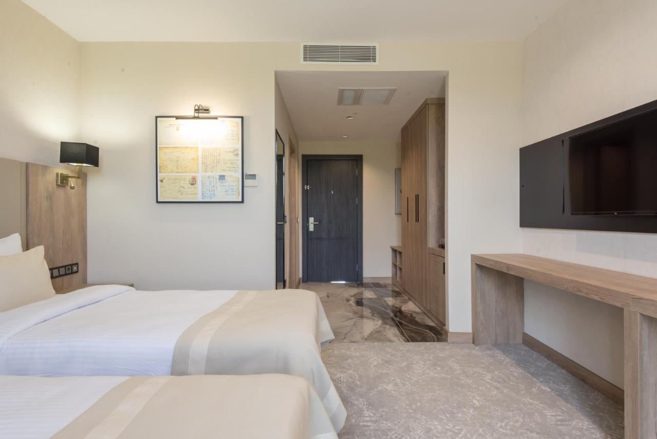 Hotel Ramada Plaza By Wyndham Batman Extérieur photo