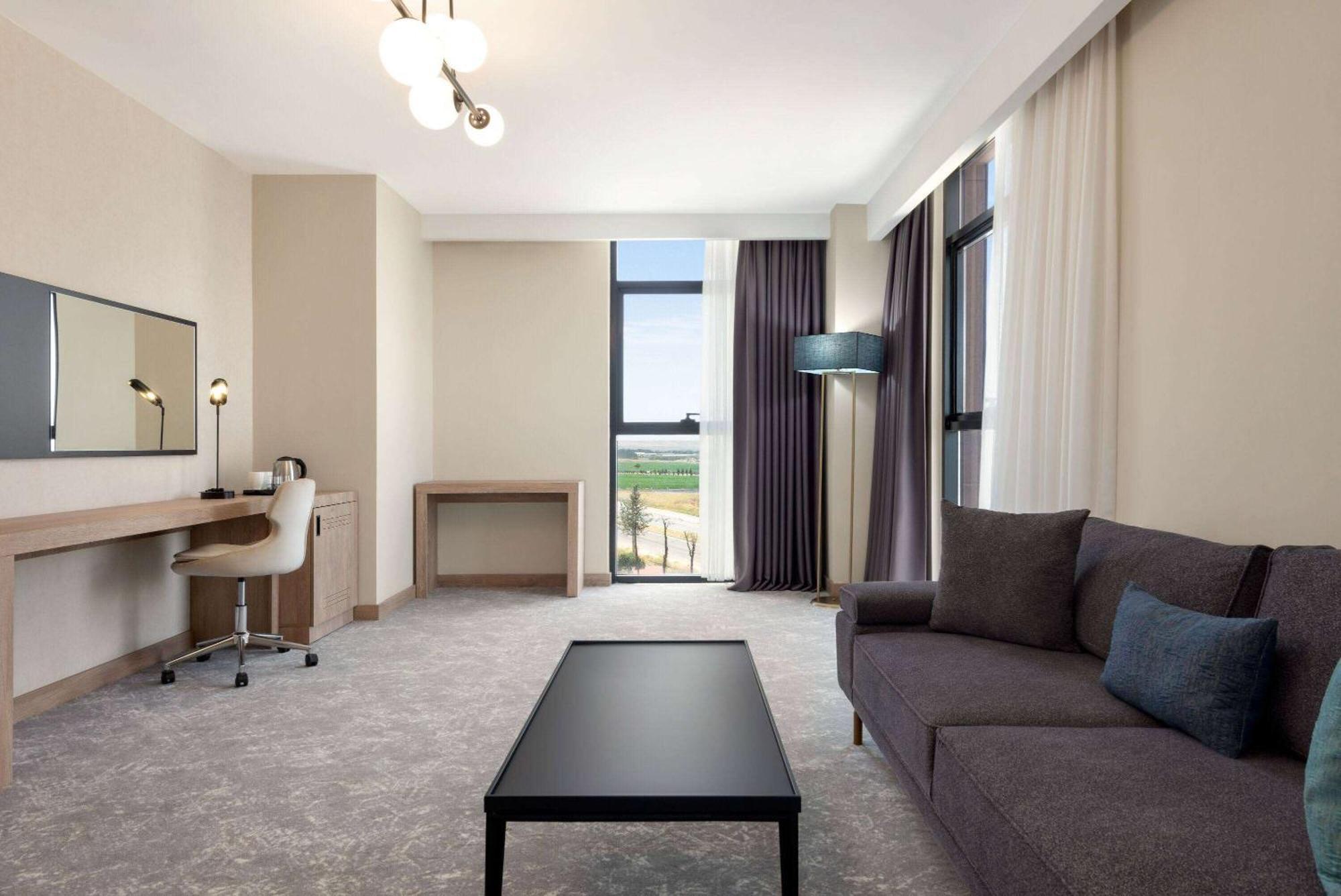 Hotel Ramada Plaza By Wyndham Batman Extérieur photo