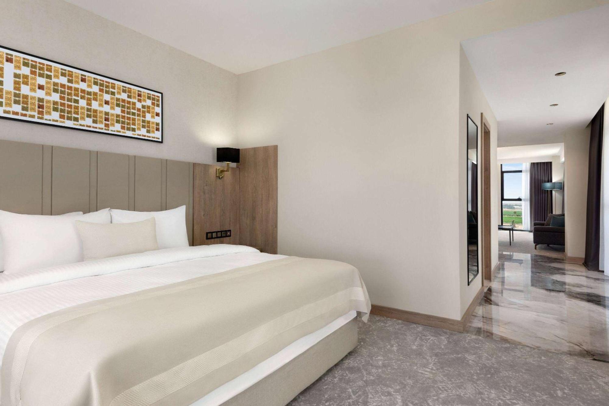 Hotel Ramada Plaza By Wyndham Batman Extérieur photo