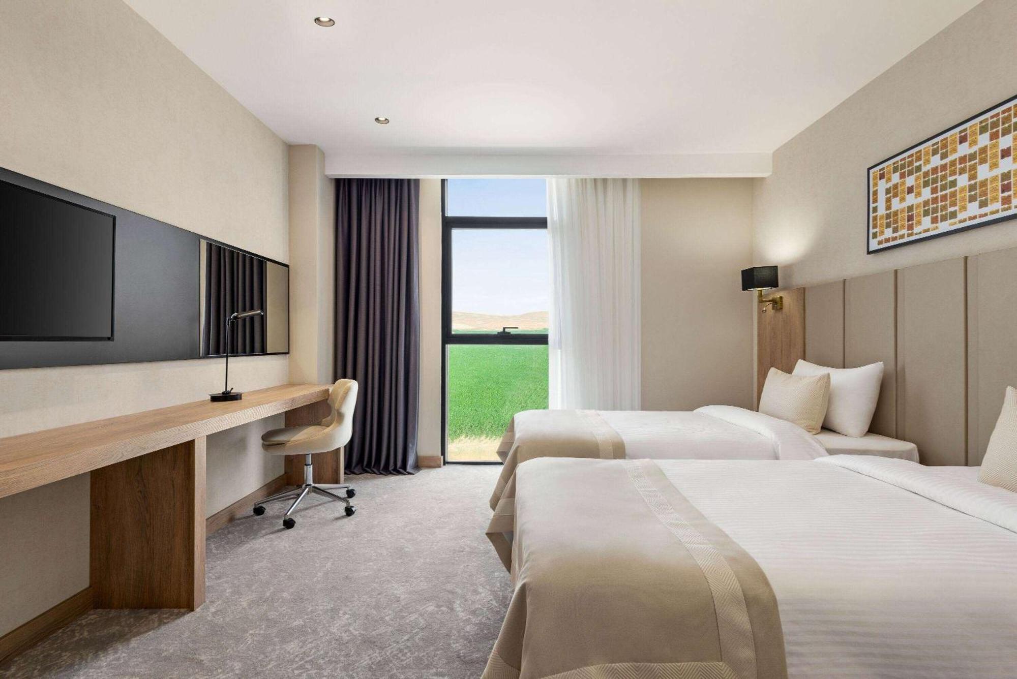 Hotel Ramada Plaza By Wyndham Batman Extérieur photo