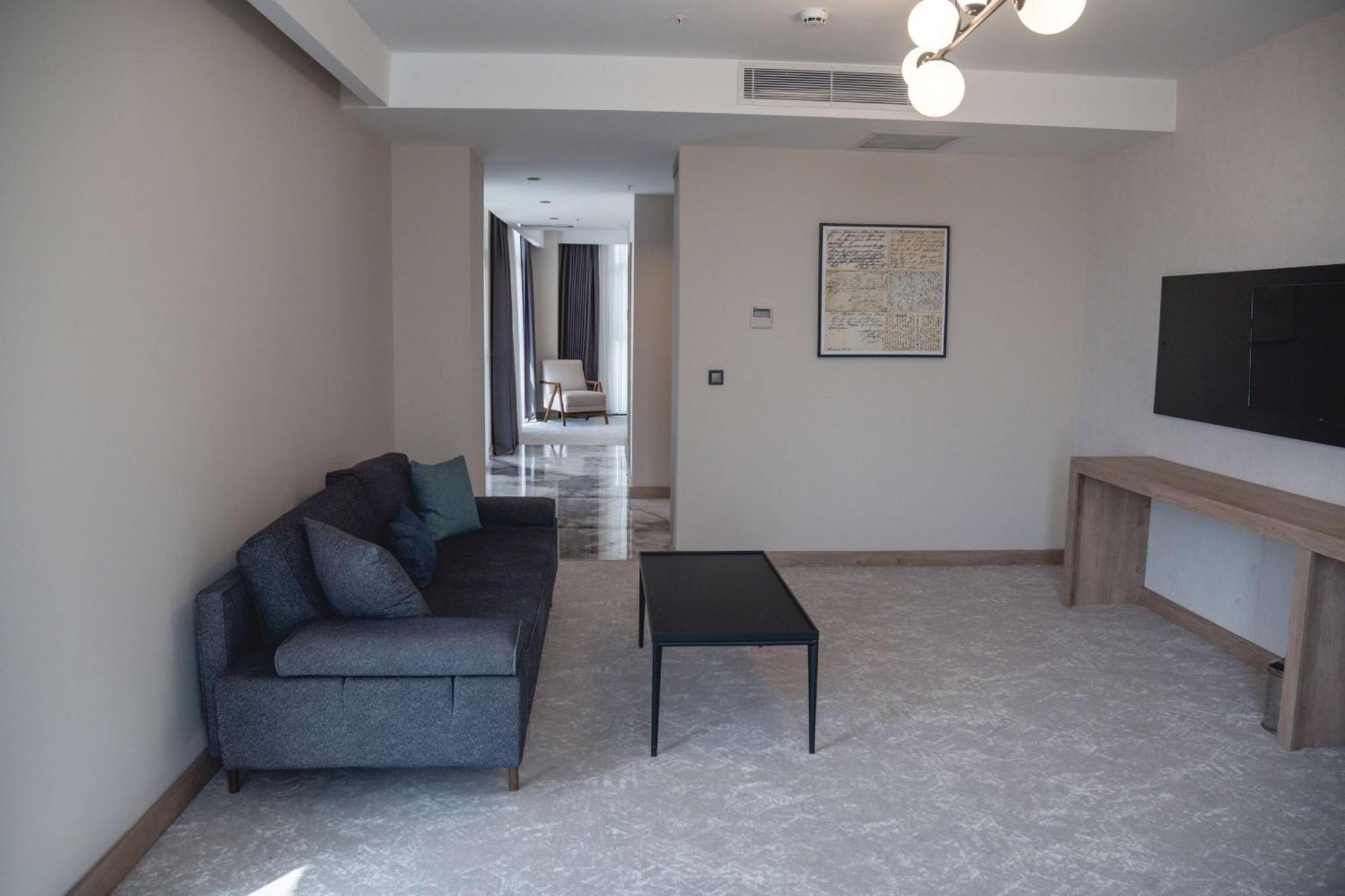 Hotel Ramada Plaza By Wyndham Batman Extérieur photo