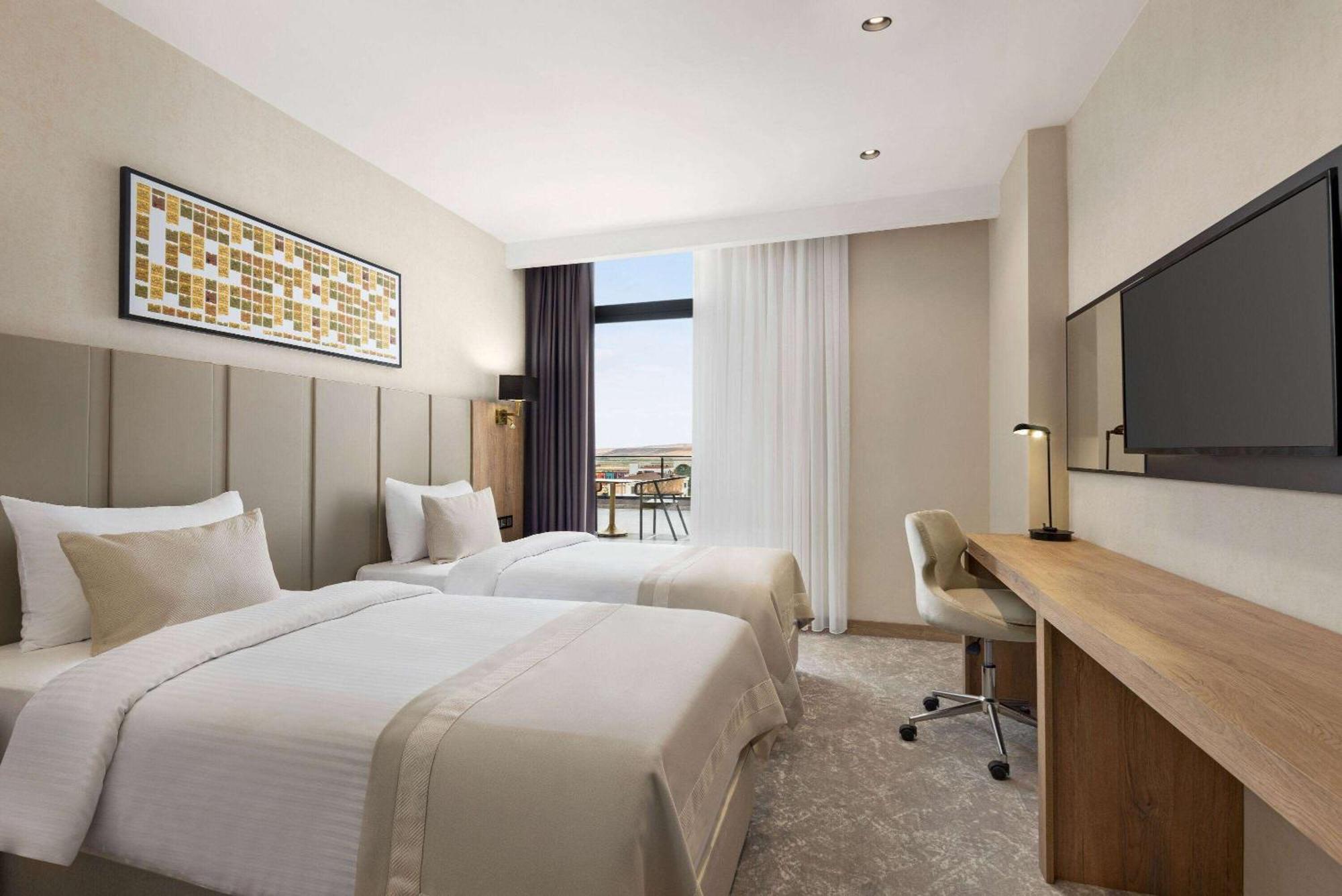 Hotel Ramada Plaza By Wyndham Batman Extérieur photo