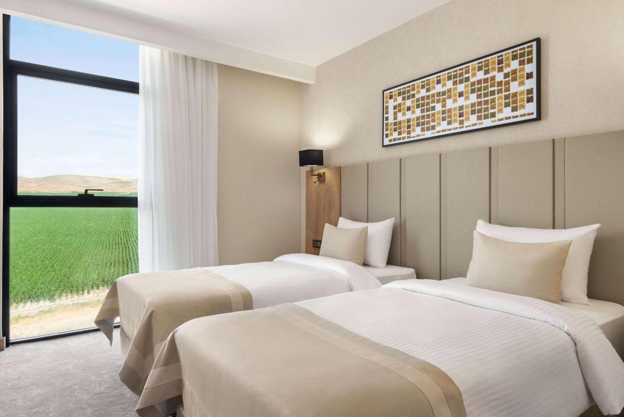 Hotel Ramada Plaza By Wyndham Batman Extérieur photo