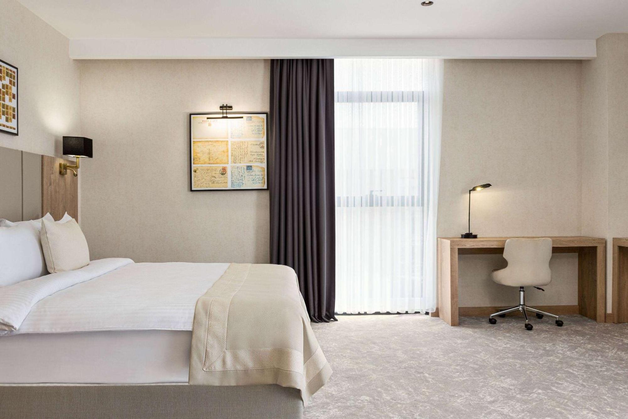 Hotel Ramada Plaza By Wyndham Batman Extérieur photo