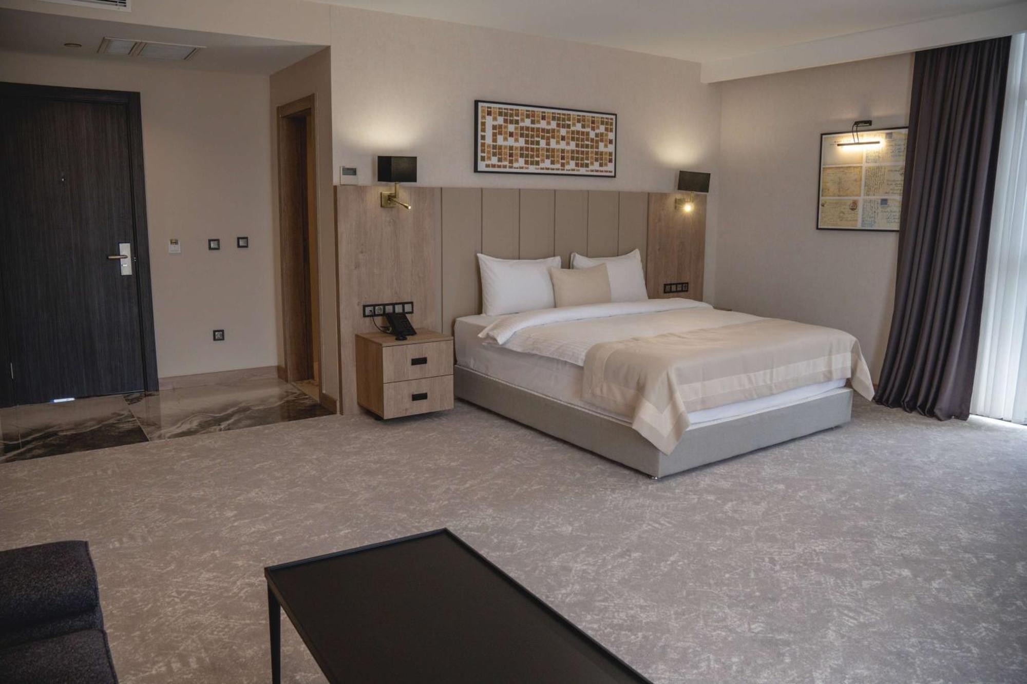 Hotel Ramada Plaza By Wyndham Batman Extérieur photo