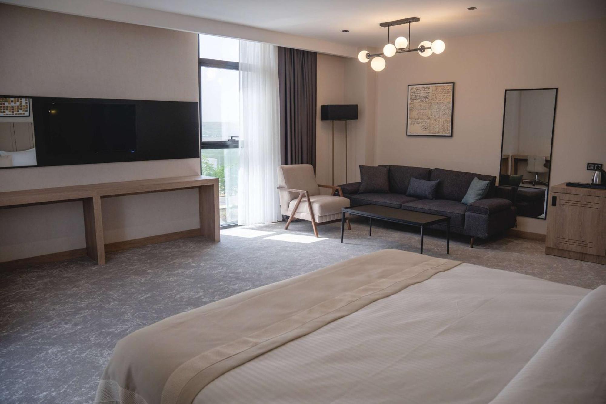 Hotel Ramada Plaza By Wyndham Batman Extérieur photo